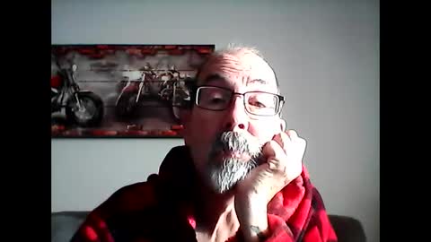 Snapshot of meathome3 chatting on March 12, 2025, 12:47 pm me at home online show from March 12, 2025, 12:47 pm