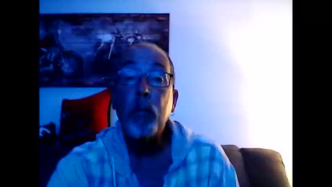 Snapshot of meathome3 chatting on November 15, 2025, 5:16 am me at home online show from November 15, 2025, 5:16 am