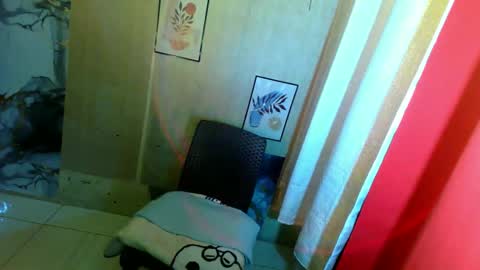 Snapshot of meaxox1 chatting on May 6, 2026, 5:57 am mea online show from May 6, 2026, 5:57 am