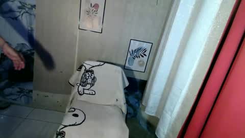 Snapshot of meaxox1 chatting on May 9, 2026, 9:25 am mea online show from May 9, 2026, 9:25 am