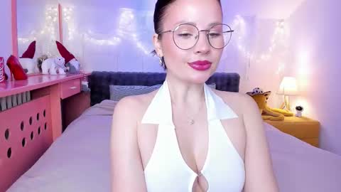 MEDEA  online show from February 5, 2026, 2:11 pm