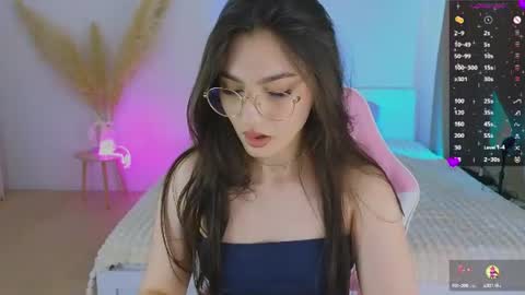 Snapshot of medina_andress chatting on June 19, 2026, 5:06 pm Dina online show from June 19, 2026, 5:06 pm