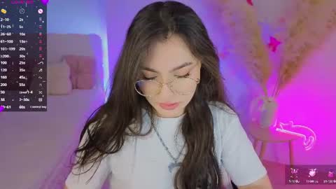 Snapshot of medina_andress chatting on June 23, 2026, 9:13 pm Dina online show from June 23, 2026, 9:13 pm