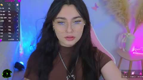Snapshot of medina_andress chatting on June 27, 2026, 8:25 pm Dina online show from June 27, 2026, 8:25 pm