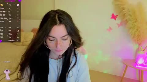 Snapshot of medina_andress chatting on July 11, 2026, 7:49 pm Dina online show from July 11, 2026, 7:49 pm