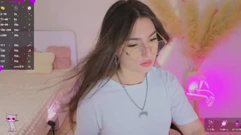 Snapshot of medina_andress chatting on July 14, 2026, 8:03 pm Dina online show from July 14, 2026, 8:03 pm