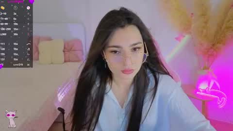 Snapshot of medina_andress chatting on July 16, 2026, 9:10 pm Dina online show from July 16, 2026, 9:10 pm