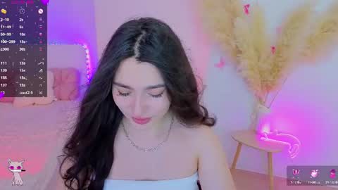 Snapshot of medina_andress chatting on July 28, 2026, 9:03 pm Dina online show from July 28, 2026, 9:03 pm