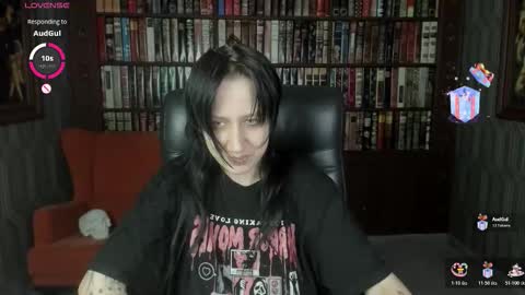 Snapshot of medusagorgona_ chatting on October 23, 2025, 1:43 pm Medusa online show from October 23, 2025, 1:43 pm