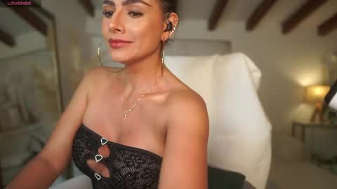 Andrea  online show from March 3, 2025, 2:36 am