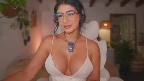 Snapshot of meegan1 chatting on November 26, 2025, 6:53 pm Andrea online show from November 26, 2025, 6:53 pm