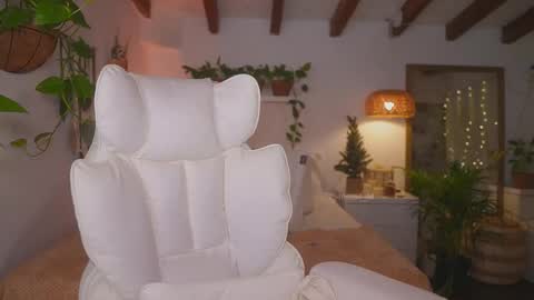 Andrea  online show from December 17, 2025, 5:08 pm