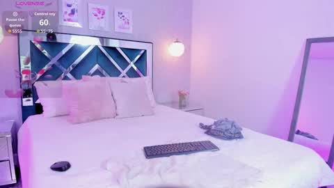 Snapshot of meelody7 chatting on September 21, 2025, 11:34 am Melody online show from September 21, 2025, 11:34 am