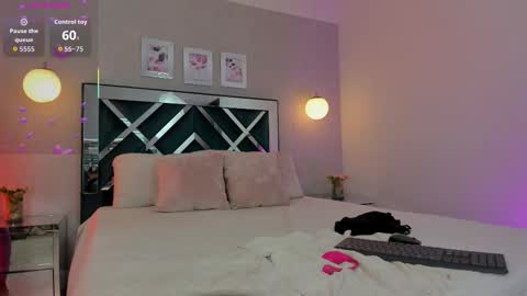 Snapshot of meelody7 chatting on October 18, 2025, 11:33 am Melody online show from October 18, 2025, 11:33 am