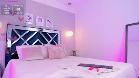 Snapshot of meelody7 chatting on November 7, 2025, 11:43 am Melody online show from November 7, 2025, 11:43 am