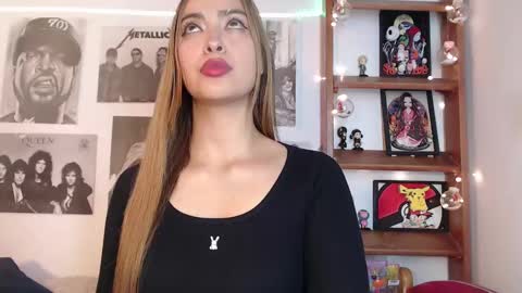 Snapshot of meeowlody chatting on December 19, 2024, 8:44 pm Emily online show from December 19, 2024, 8:44 pm