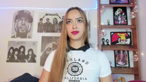 Snapshot of meeowlody chatting on February 23, 2025, 2:40 am Emily online show from February 23, 2025, 2:40 am