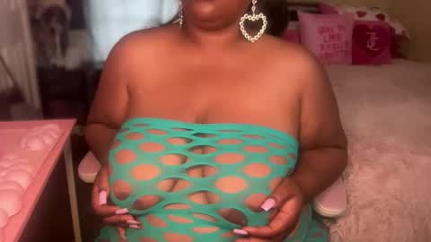 Snapshot of meetsouthernpeach chatting on May 18, 2026, 5:41 pm Southern Peach online show from May 18, 2026, 5:41 pm