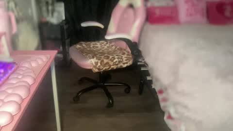 Snapshot of meetsouthernpeach chatting on May 21, 2026, 5:03 am Southern Peach online show from May 21, 2026, 5:03 am