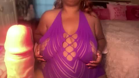 Snapshot of meetsouthernpeach chatting on May 24, 2026, 11:43 pm Southern Peach online show from May 24, 2026, 11:43 pm