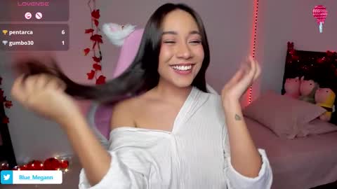 Snapshot of megan__blue chatting on November 18, 2025, 11:15 pm Megan online show from November 18, 2025, 11:15 pm