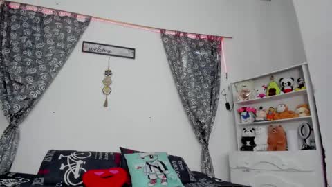 Snapshot of megan_and_clohe chatting on September 19, 2025, 7:25 pm M E G A N online show from September 19, 2025, 7:25 pm