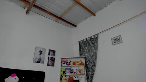 Snapshot of megan_and_clohe chatting on November 25, 2025, 5:57 pm M E G A N online show from November 25, 2025, 5:57 pm