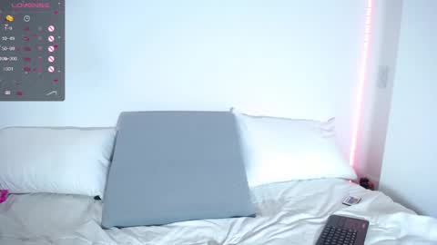 Snapshot of megan_bluee_ chatting on December 11, 2024, 3:26 pm Megan Bluee online show from December 11, 2024, 3:26 pm