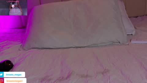 Megan  online show from April 28, 2026, 2:33 pm