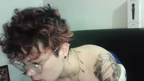 Megan and sophi online show from February 2, 2025, 3:54 am