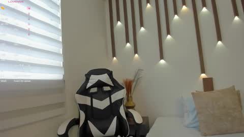 MEGAN COOPER online show from November 4, 2025, 7:13 pm