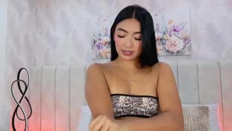 Carolina Paez online show from April 17, 2026, 12:30 pm