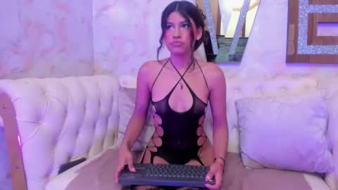 Snapshot of megan_cute4u chatting on November 2, 2025, 2:08 pm Megan online show from November 2, 2025, 2:08 pm