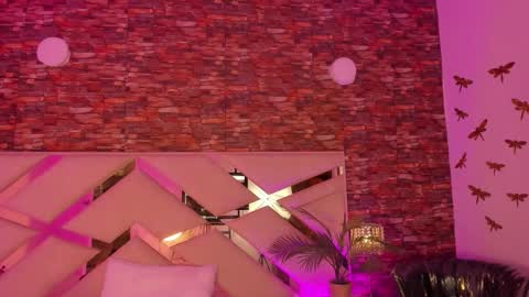     online show from January 12, 2026, 1:16 pm