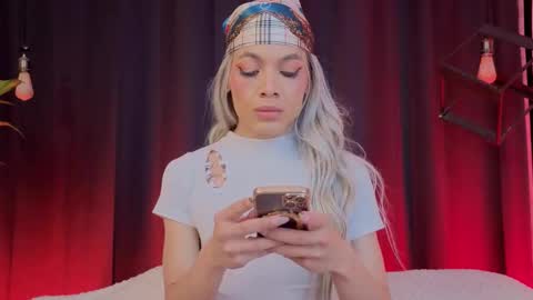 Snapshot of megan_do_santos chatting on October 22, 2025, 8:19 pm megan do santos online show from October 22, 2025, 8:19 pm