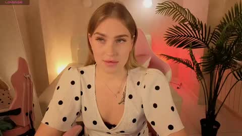 Snapshot of megan_gonzalezz chatting on May 14, 2026, 1:12 am Megan online show from May 14, 2026, 1:12 am