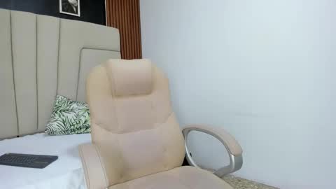 Megan online show from October 24, 2025, 3:25 am