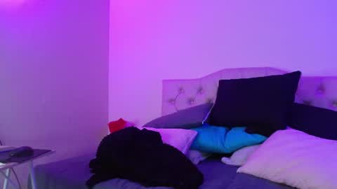 Snapshot of megan_lr chatting on July 14, 2026, 1:52 am Valentina online show from July 14, 2026, 1:52 am