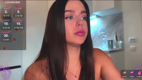 Snapshot of megan_nilson chatting on December 1, 2024, 8:53 pm Megan online show from December 1, 2024, 8:53 pm