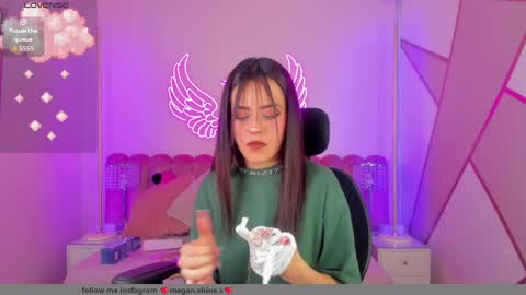 Snapshot of megan_shyne chatting on April 5, 2026, 10:29 pm megan_shyne online show from April 5, 2026, 10:29 pm