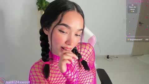 megan sweet online show from April 28, 2026, 2:27 am