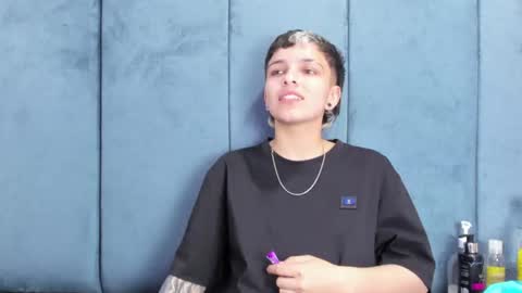 megan_thompsonn_ online show from June 19, 2026, 2:05 am
