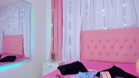 Snapshot of megan_wellss chatting on December 9, 2024, 12:40 pm Megan online show from December 9, 2024, 12:40 pm