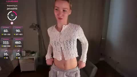 Snapshot of meganhenns chatting on June 14, 2026, 10:28 am Elly online show from June 14, 2026, 10:28 am