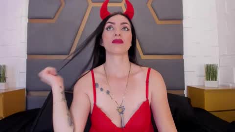 Megan Hofman online show from October 4, 2025, 11:41 am