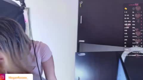 Snapshot of meganrosse__ chatting on May 9, 2026, 11:59 am Megan online show from May 9, 2026, 11:59 am