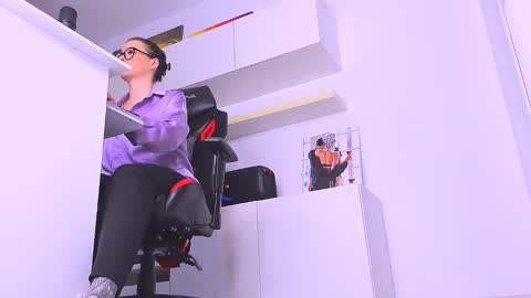 Snapshot of meganstones chatting on December 17, 2024, 6:20 pm Megan online show from December 17, 2024, 6:20 pm