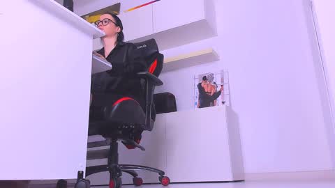 Snapshot of meganstones chatting on January 17, 2025, 8:55 pm Megan online show from January 17, 2025, 8:55 pm