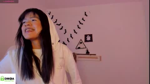 Snapshot of meganthompsonn chatting on October 2, 2025, 7:43 pm Megan online show from October 2, 2025, 7:43 pm