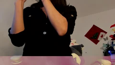 Snapshot of meganthompsonn chatting on December 4, 2025, 11:57 pm Megan online show from December 4, 2025, 11:57 pm